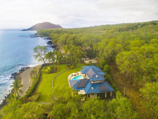 Four Bedroom Maui Villa with Pool and Full Ocean Views.