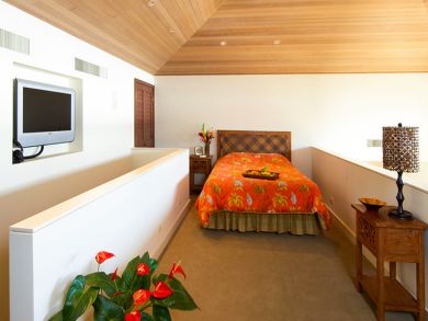 Bedroom 3 with queen bed