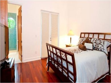 Bedroom 2 with queen bed Bedroom 2 with queen bed