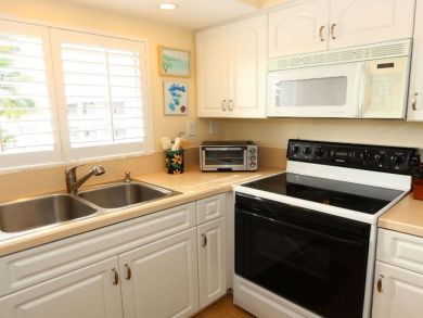 Two Bedroom Beach Vacation Condo in Sanibel Island