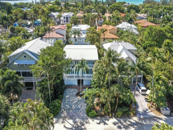 Almost on The Beach Four Bedroom Luxury Pool Home on Captiva- Beach/Village