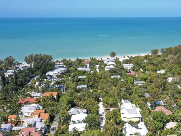 Almost on The Beach Four Bedroom Luxury Pool Home on Captiva- Beach/Village