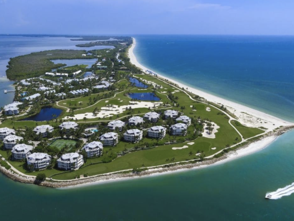 Almost on The Beach Four Bedroom Luxury Pool Home on Captiva- Beach/Village