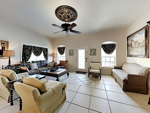 Miramar Vacation Home 7 Bedrooms Just 125 Yards to Beach