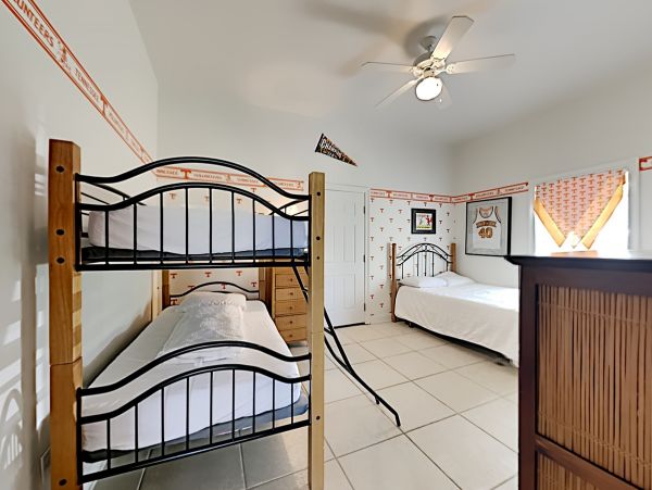 Miramar Vacation Home 7 Bedrooms Just 125 Yards to Beach