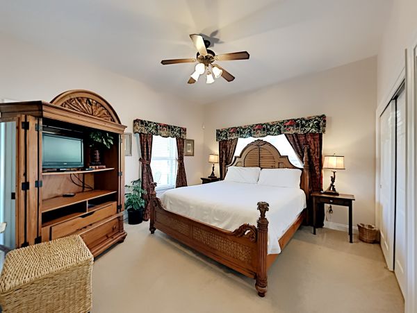 Miramar Vacation Home 7 Bedrooms Just 125 Yards to Beach