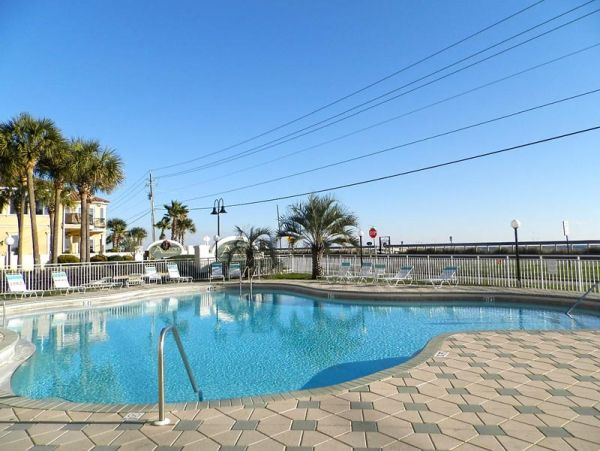 Miramar Vacation Home 7 Bedrooms Just 125 Yards to Beach
