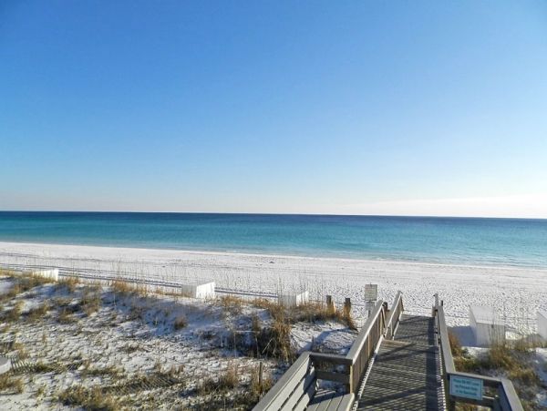Miramar Vacation Home 7 Bedrooms Just 125 Yards to Beach
