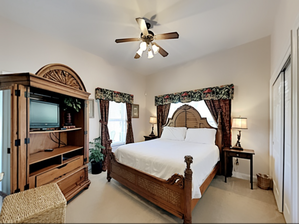 Miramar Vacation Home 7 Bedrooms Just 125 Yards to Beach
