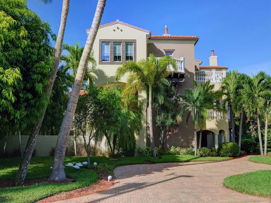 Luxury Captiva Island Vacation Rental with Private Pool, Hot Tub & Outdoor Kitchen