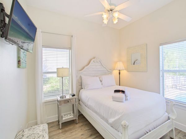 4 Bedroom Home Private Pool Sleeps 13 Blue Mountain Beach