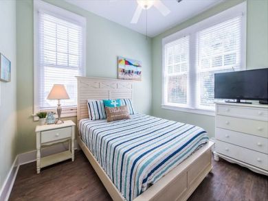 Miramar Beach Vacation Rentals Three Bedroooms Pools