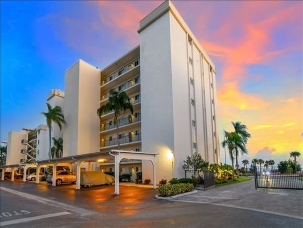 Siesta Key Beach Condo Two Bedroom Sleeps Six