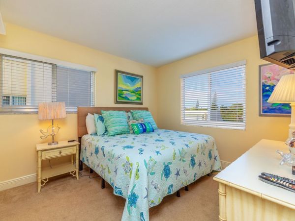 Siesta Key Beach Condo Two Bedroom Sleeps Six