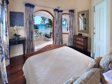 Master bedroom with queen bed