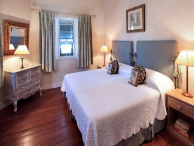Bedroom 2 with twin beds
