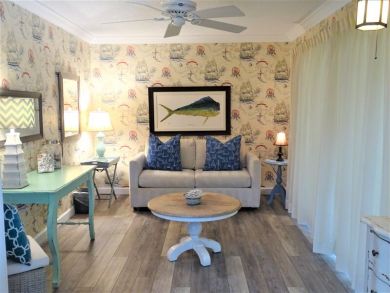 Canalfront Siesta Key Vacation Home with Caged Pool