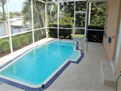 Canalfront Siesta Key Vacation Home with Caged Pool