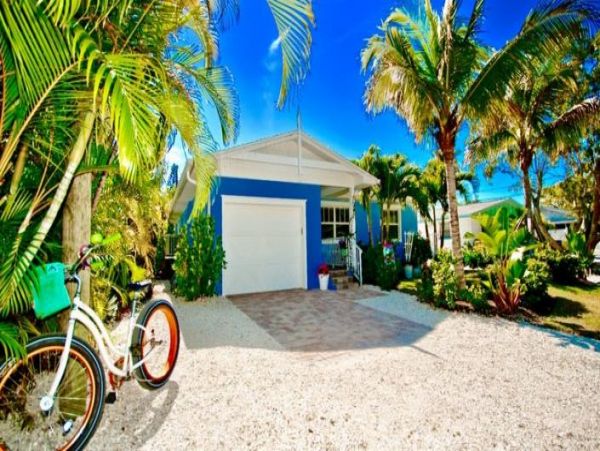 Anna Maria Island Vacation Rental Home with Pool- Sleeps 8