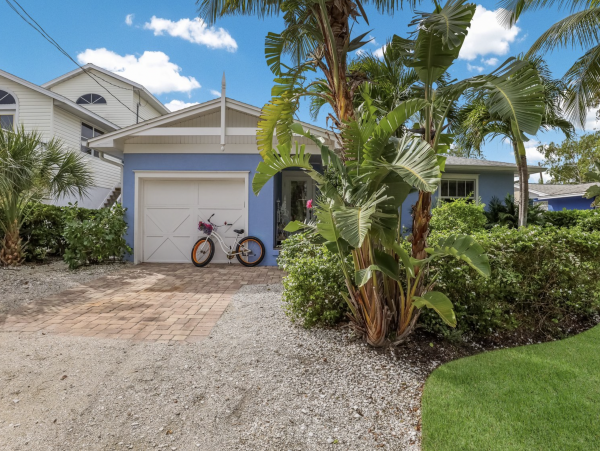 Anna Maria Island Vacation Rental Home with Pool- Sleeps 8