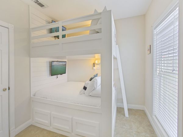 Miramar Beach Six Bedroom Posh Vacation Pool Home on Beach