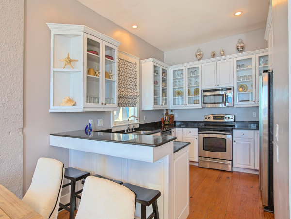 Five Bedroom Rental Sleeps 18 On Beach with Private Pool
