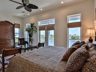 Bedroom 2 with queen bed