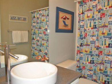 Modern Guest Bathroom