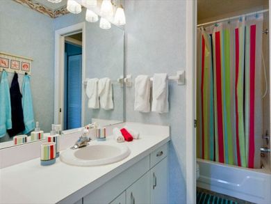 Bathroom with Shower in Tub