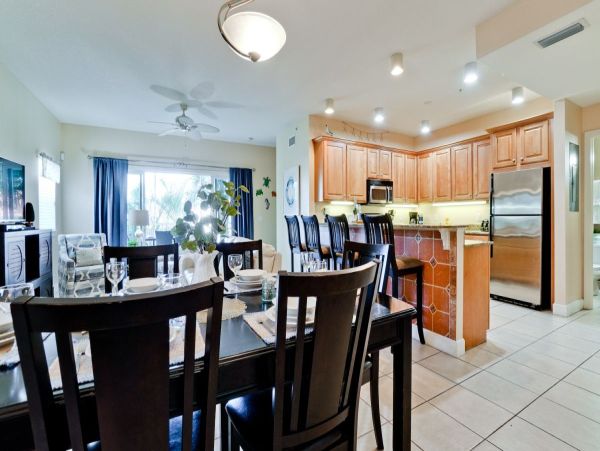 Anna Maria Two Bedroom Vacation Condo Short Walk to Beach