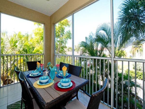 Anna Maria Two Bedroom Vacation Condo Short Walk to Beach