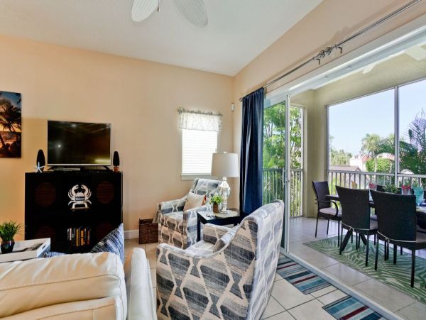 Anna Maria Two Bedroom Vacation Condo Short Walk to Beach
