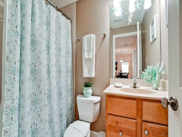 Anna Maria Two Bedroom Vacation Condo Short Walk to Beach