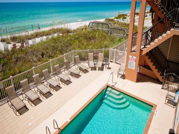 Anna Maria Two Bedroom Vacation Condo Short Walk to Beach