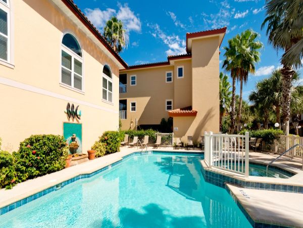 Anna Maria Two Bedroom Vacation Condo Short Walk to Beach