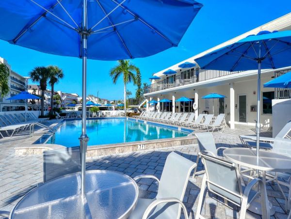 Siesta Key Beautiful Three Bedroom Vacation Penthouse