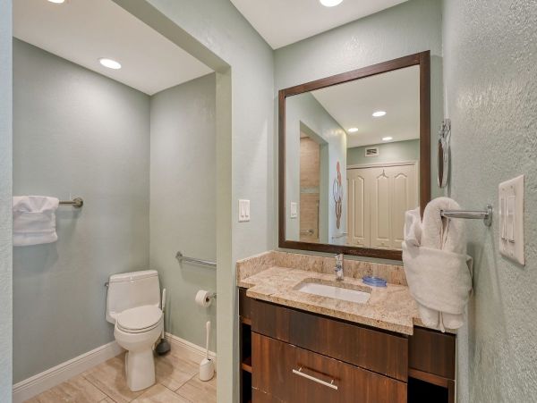 Siesta Key Beautiful Three Bedroom Vacation Penthouse