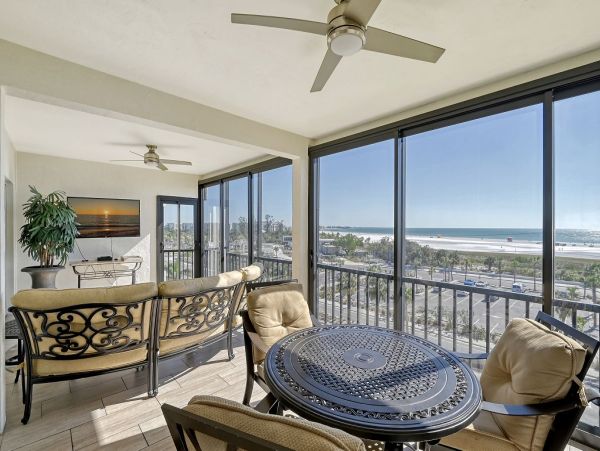 Siesta Key Beautiful Three Bedroom Vacation Penthouse