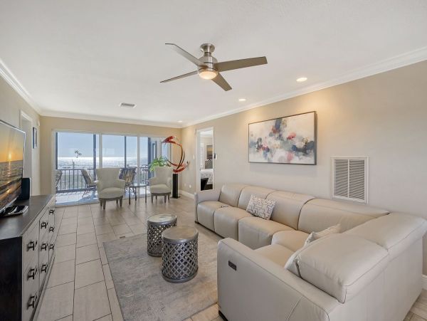 Siesta Key Beautiful Three Bedroom Vacation Penthouse