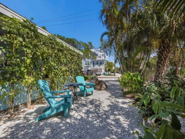 North Anna Maria One Studio Vacation Rental Walk to Beach