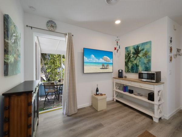 North Anna Maria One Studio Vacation Rental Walk to Beach