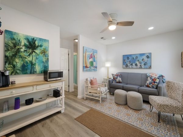 North Anna Maria One Studio Vacation Rental Walk to Beach