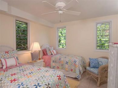 Bedroom 3 with twin beds