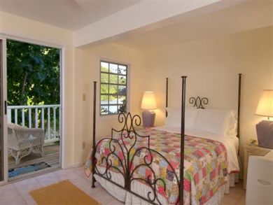 Bedroom 2 with queen bed