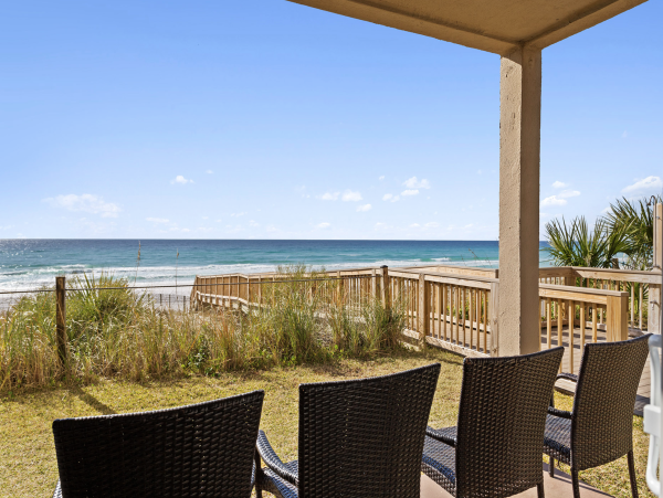 Upscale 2 Bedroom  Sleeps 8 Beachfront Destin Delight