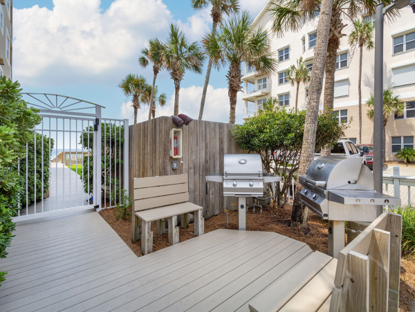 Upscale 2 Bedroom  Sleeps 8 Beachfront Destin Delight