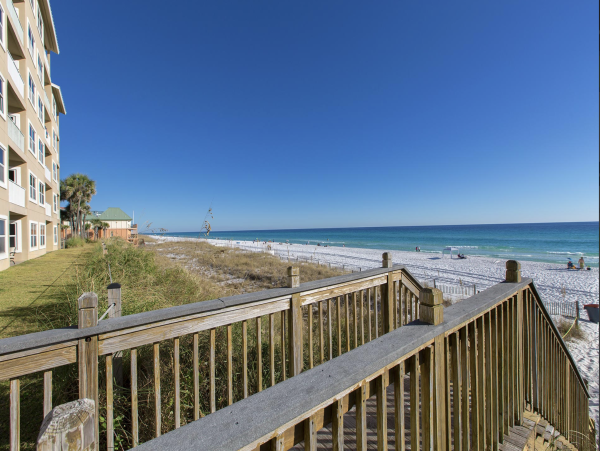 Upscale 2 Bedroom  Sleeps 8 Beachfront Destin Delight
