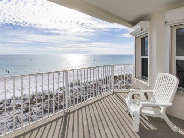 Great Three Bedroom Condo Right on the Beach in Destin