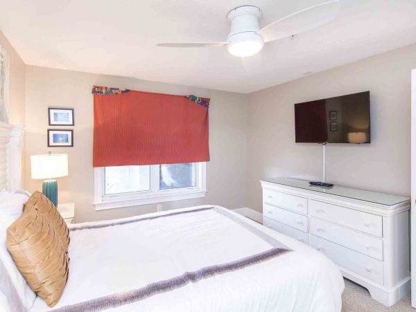 Great Three Bedroom Condo Right on the Beach in Destin