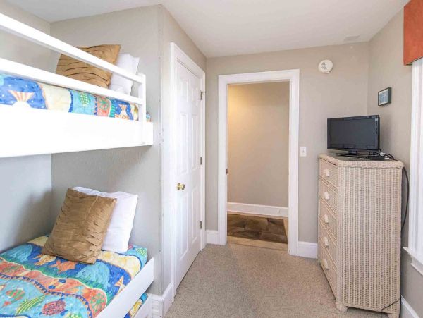 Great Three Bedroom Condo Right on the Beach in Destin